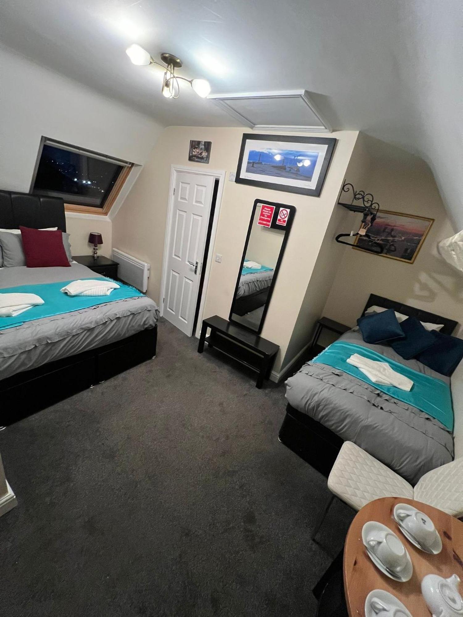 Abbey Holiday Accommodation วิทบี ภายนอก รูปภาพ