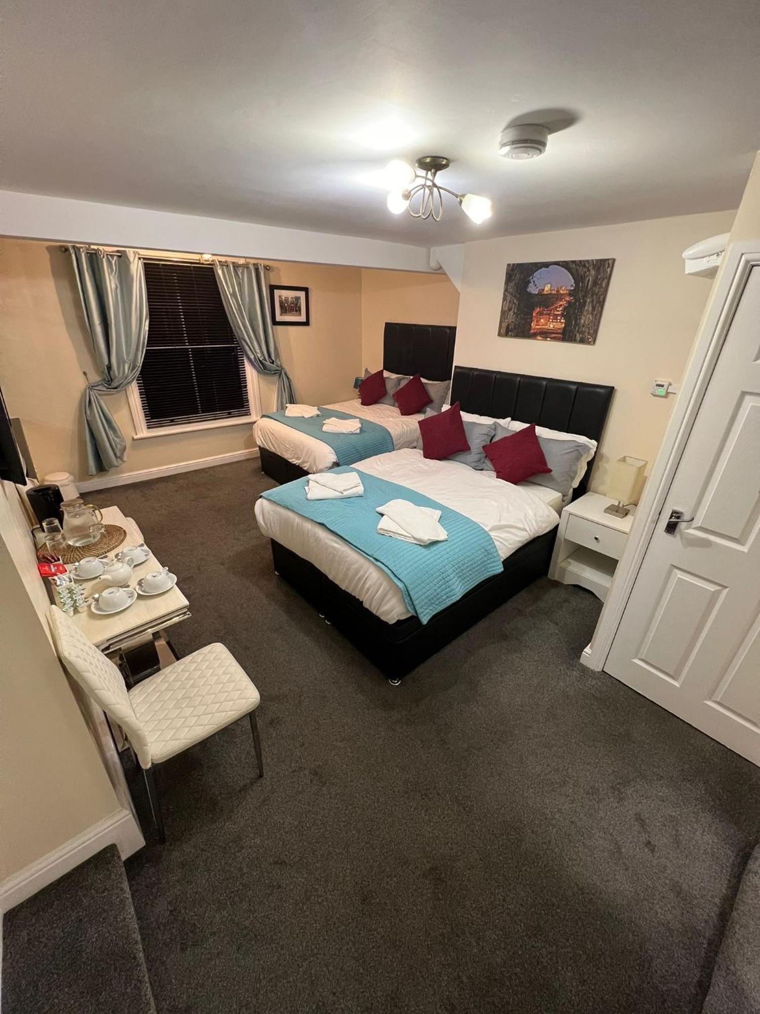 Abbey Holiday Accommodation วิทบี ภายนอก รูปภาพ